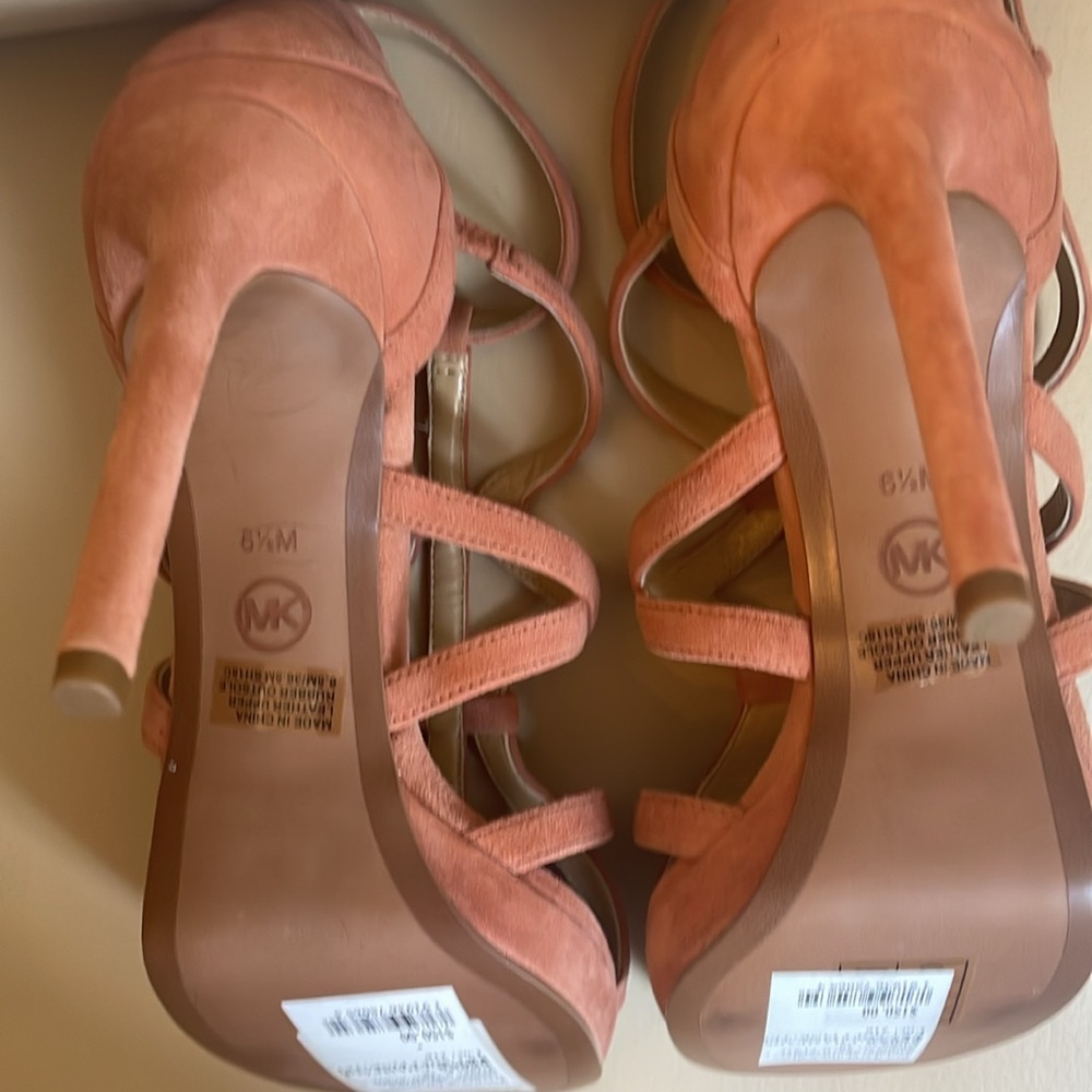 MICHEAL Michael Kors Sandra Platform Suede - Picture 7 of 10